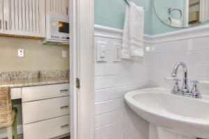 Gallery image of Bungalow Beach Place 7 in Clearwater Beach