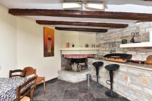 Kuchnia lub aneks kuchenny w obiekcie House Kacana 2163