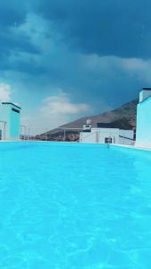 Бассейн в Impressive apartment или поблизости