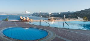 Bazén v ubytování Vasiliki Residence , Theseus Village , Heraklion nebo v jeho okolí