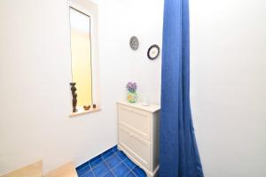 A bathroom at A' casa 'e Carmeniello