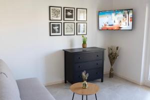TV a/nebo společenská místnost v ubytování Apartmani Nana Mija