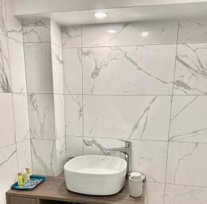 Kúpeľňa v ubytovaní Appartement T3 , 650m du Palais des Festivals + 9 fotografií