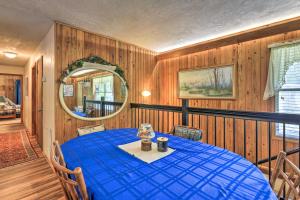 Foto de la galeria de Charming Abode with Dock on the Suwannee River a Bell