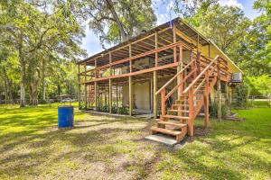 Jardí fora de Charming Abode with Dock on the Suwannee River