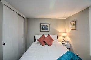 Gallery image of Fresh Downtown Longmont Apartment - Walk to Main! in Longmont