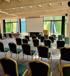 Konferenční prostory v ubytování Pino Nature Hotel, BW Premier Collection + 37 fotografií