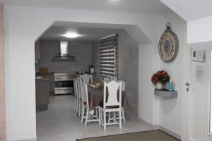 A kitchen or kitchenette at Casa Rivas