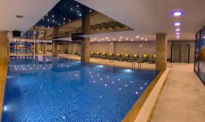 Bazén v ubytování Mardiva Hotel nebo v jeho okolí