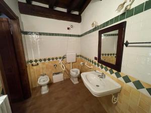 Zdjęcie z galerii obiektu Agriturismo Antico Castagno w mieście Montebibico