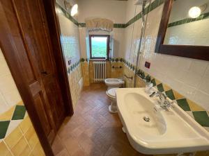 Zdjęcie z galerii obiektu Agriturismo Antico Castagno w mieście Montebibico