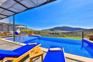 The swimming pool at or close to Villa Summery