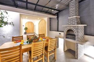 A seating area at Villa Summery