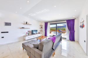 A television and/or entertainment centre at Villa Summery