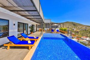 The swimming pool at or close to Villa Summery