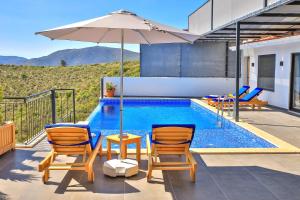 The swimming pool at or close to Villa Summery