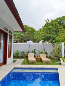 Bazén v ubytování Coco Heaven Senggigi - 2 BR Private Villa with Private Pool nebo v jeho okolí