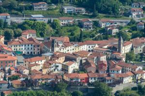 Nespecifikovaný výhled na destinaci Fivizzano nebo výhled na město při pohledu z aparthotelu