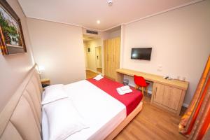 CLASS Hotel 객실 침대