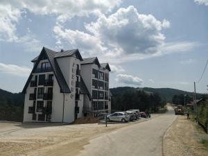 Pogled na planinu ili pogled na planinu iz apartmana