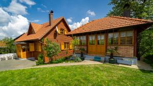 Vonkajšia záhrada v ubytovaní Holiday House Pečišće