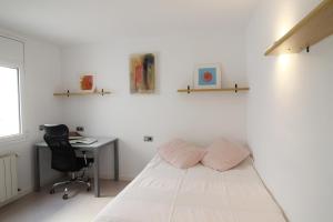 Posteľ alebo postele v izbe v ubytovaní Apartamento esquinero en Palamós