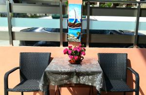 A balcony or terrace at Apartmenthotel Sithon