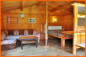 Posezení v ubytování Campsite Leiputrija