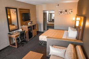 Zona d'estar a Quality Inn & Suites near Six Flags - Austell