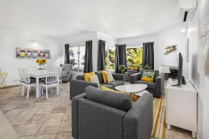 Χώρος καθιστικού στο Vista Portuguesa by OCvillas