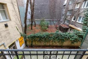 Margaret Apartment tesisinde bir balkon veya teras