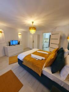 Postel nebo postele na pokoji v ubytování Old Town Bucharest Collection