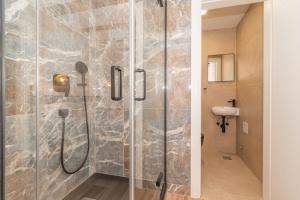 Imagen de la galería de Ivka Makarska - modern and luxurious oldtown apartament, en Makarska