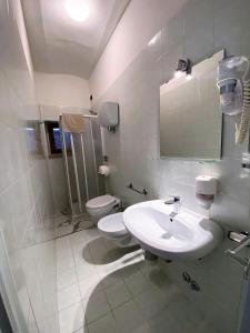 A bathroom at Hotel San Francesco e il lupo