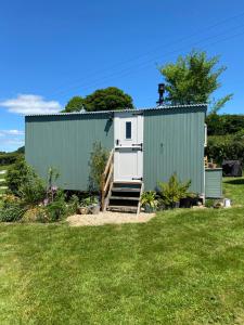 Gallery image of The Orchard Shepherds Hut in Axminster