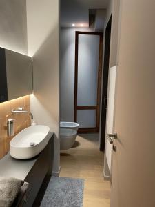 A bathroom at Da Gloria