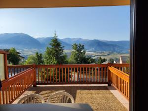 balcón con vistas a las montañas en Font-Romeu vue imprenable Wifi gratuit en Font Romeu
