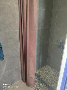 Koupelna v ubytování L'annexe du font Blanque