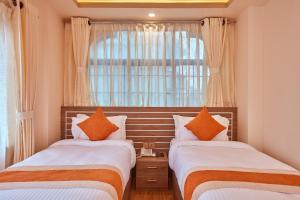 Letto o letti in una camera di The Samrat Palace - Luxury Hotel in Kathmandu