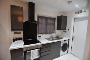 Kitchen o kitchenette sa Exclusive!! Newly Refurbished Speedwell Apartment near Bristol City Centre, Easton, Speedwell, sleeps up to 3 guests