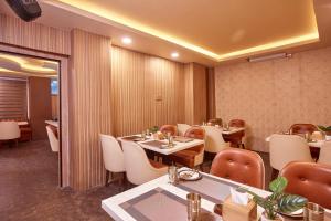 Area soggiorno di The Samrat Palace - Luxury Hotel in Kathmandu
