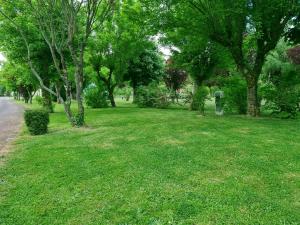 Ogród w obiekcie Resort & Camping - Val de Braye