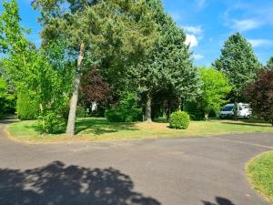 Ogród w obiekcie Resort & Camping - Val de Braye