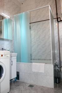 O baie la Vila Rijad