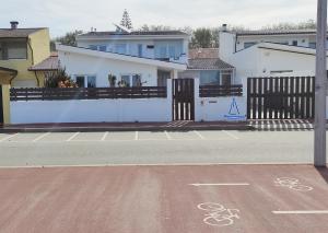 O edifício onde o quarto em acomodação particular está situado