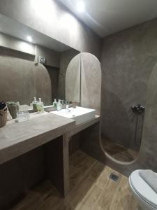 Phòng tắm tại MELENIOS HOUSES