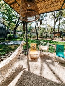 Taman di luar Little Escape