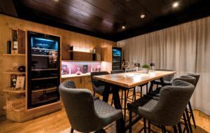 A kitchen or kitchenette at Hotel Goldene Rose
