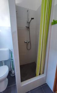 Koupelna v ubytování Kaštelina apartments