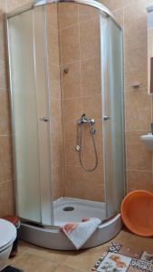حمام في Apartman Lola, Divcibare
